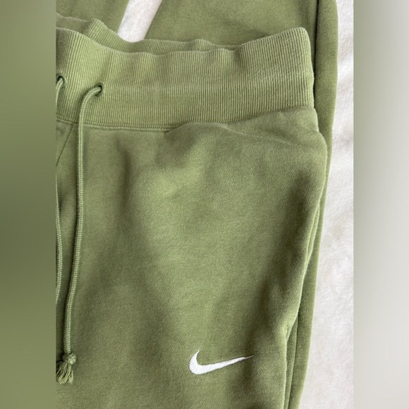 Nike Olive Green Sweatpants - Picture 3 of 4
